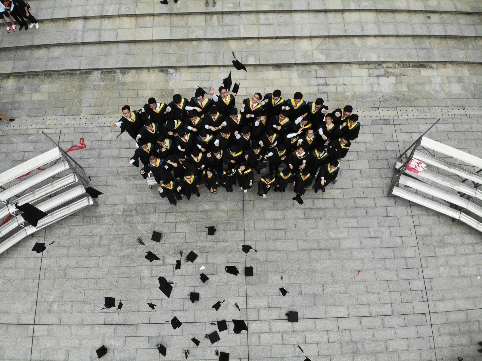 Grupo de graduados celebra en Guangzhou, China